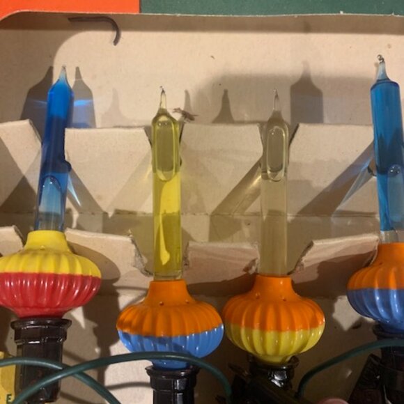 9 Vintage Noma Biscuit Bubble-Lites in the Original Box - Picture 14 of 16